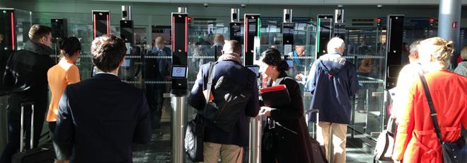 Biometric gates Paris