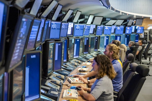 Thales and DSNA unveil a new vision of air traffic management with 4 ...